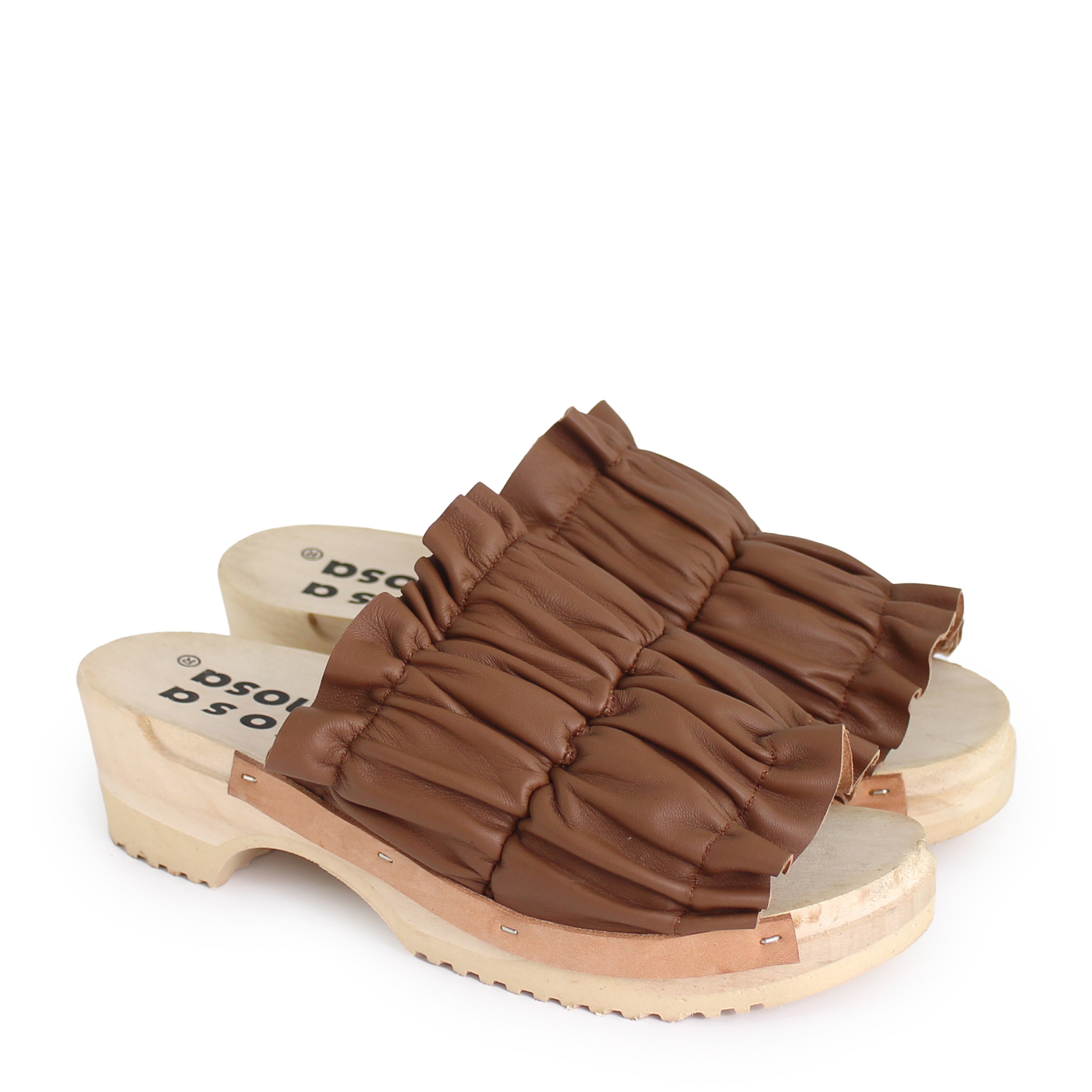 rosamosa chloe brown leather wrinkle wooden clog