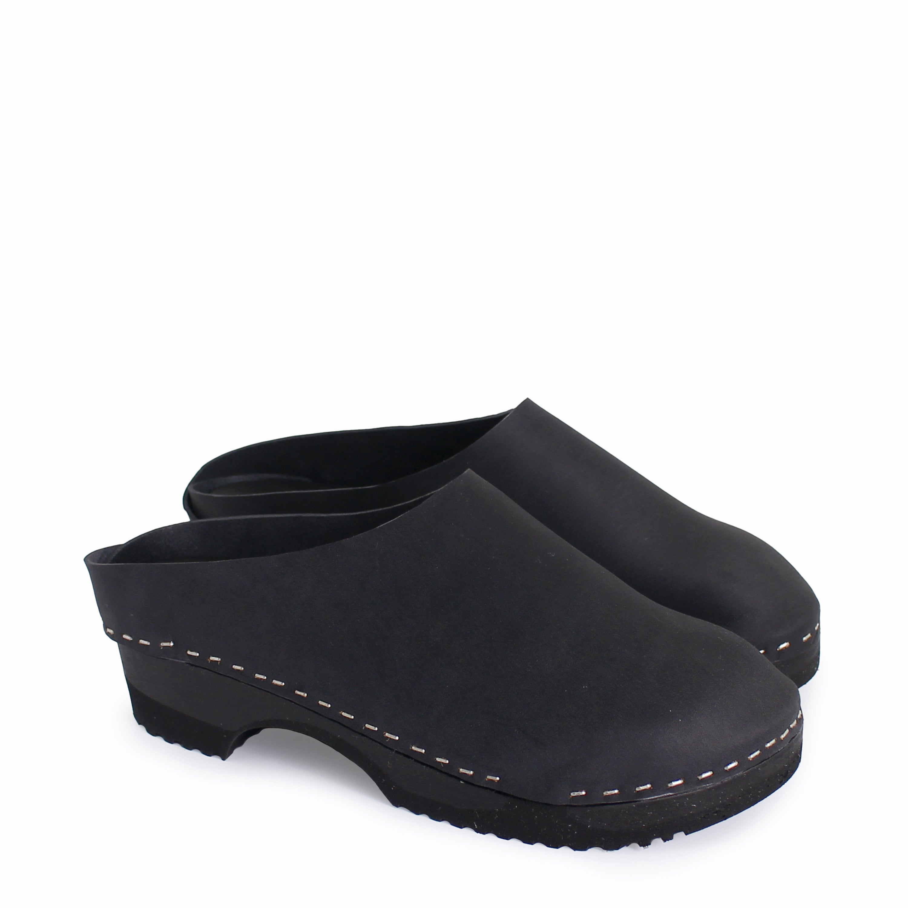rosamosa round black leather dark wooden clog