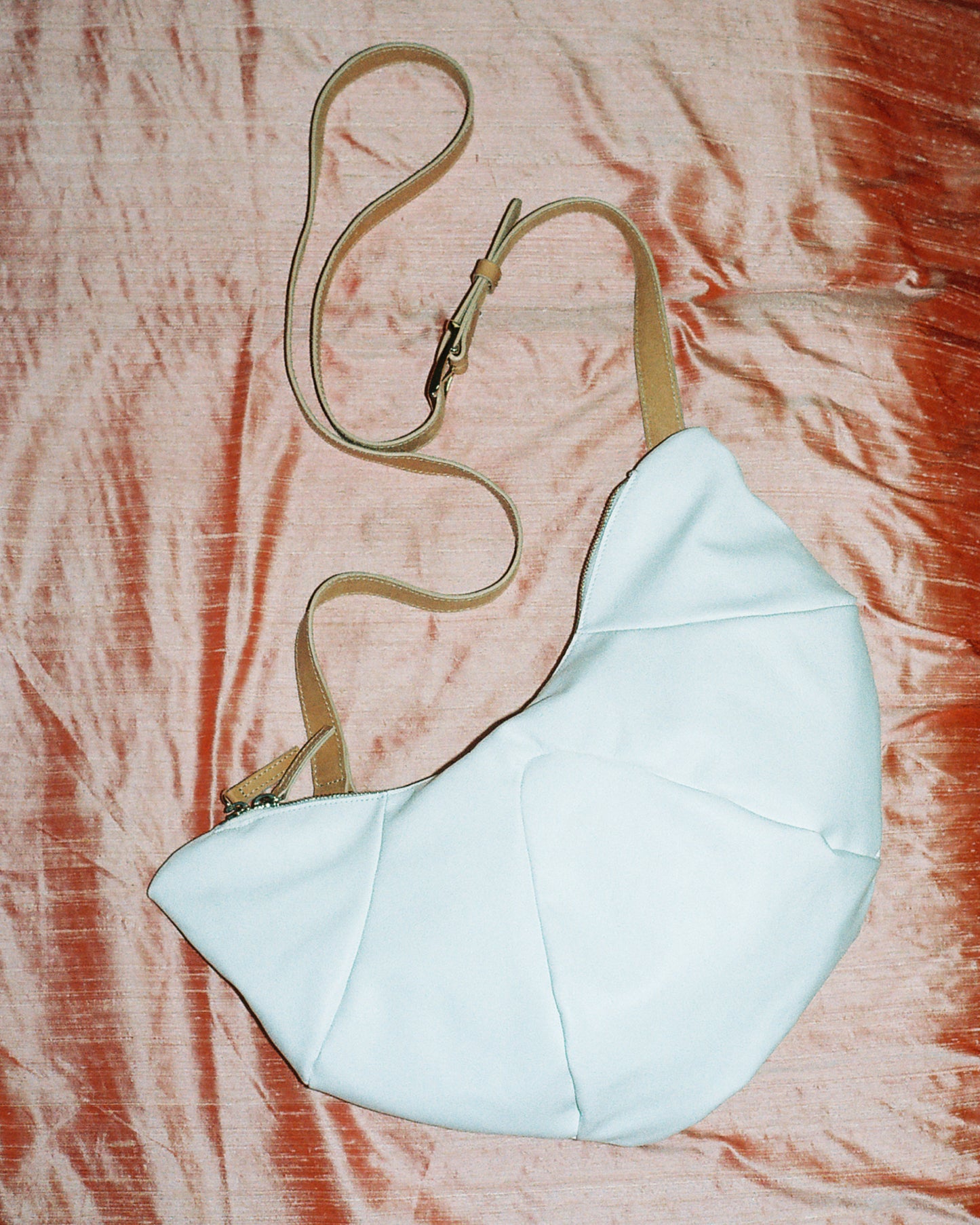 CROISSANT BIG Leather Bag + White